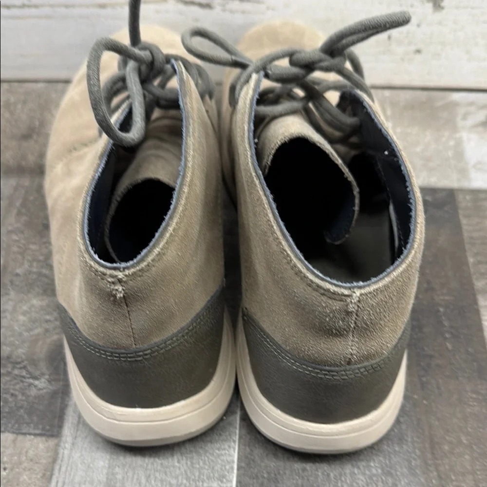 Crocs Kinsale Chukka Boots Mens Size 12 Suede Beige Lace Up Casual Ankle Shoes